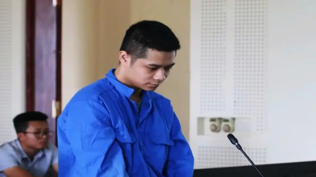 Chiếm đoạt tiền tỷ bằng mảnh giấy đặt mua trên mạng