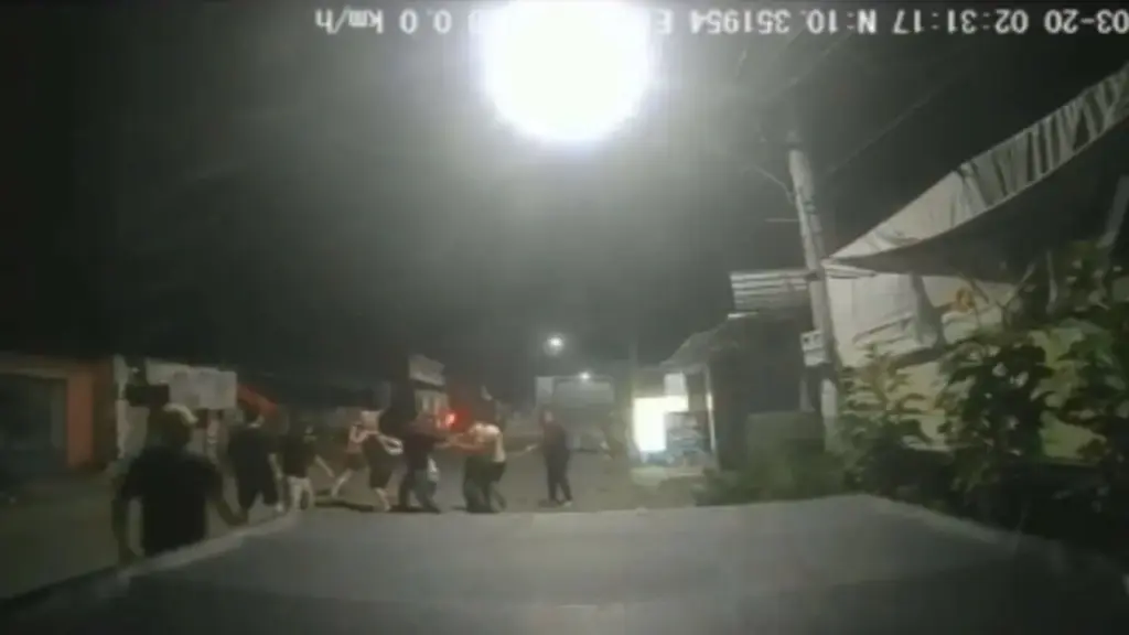 Công an thông tin vụ nhóm người bị 3 xe bán tải truy đuổi, hành hung