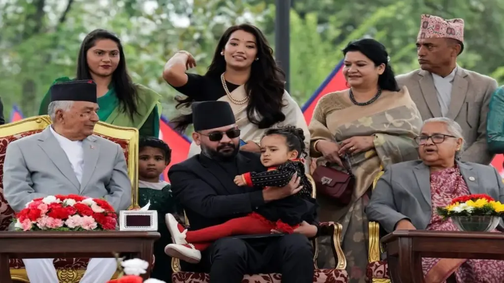 Cựu ca sĩ nhạc rap 35 tuổi tuyên thệ trở thành Thủ tướng Nepal