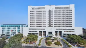 Huấn luyện viên ở Hàn Quốc bị kết tội ngược đãi vì véo má học sinh