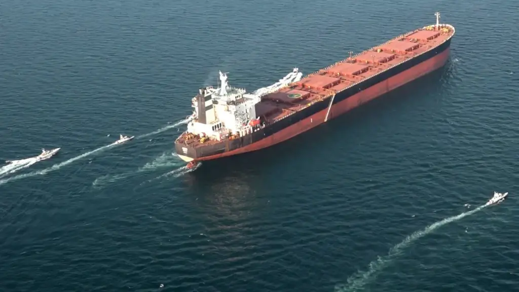 Iran công bố 5 'nước thân thiện' được sử dụng eo biển Hormuz