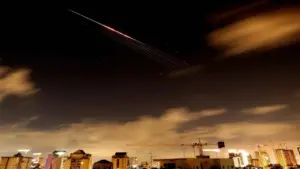 Toàn cảnh xung đột Trung Đông: Iran tấn công trực diện căn cứ Mỹ