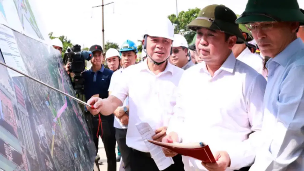Bí thư Hà Nội 'chốt' tiến độ nút giao 'dị dạng' 785 tỉ đồng