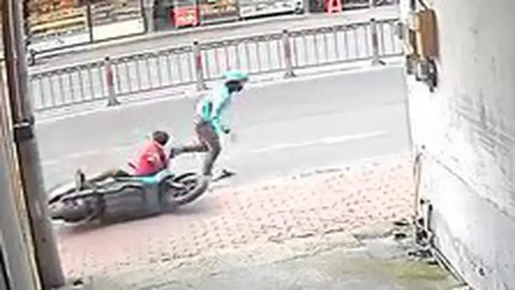 Công an TP.HCM bắt nhanh người cướp tiệm vàng ở xã Phú Hòa Đông