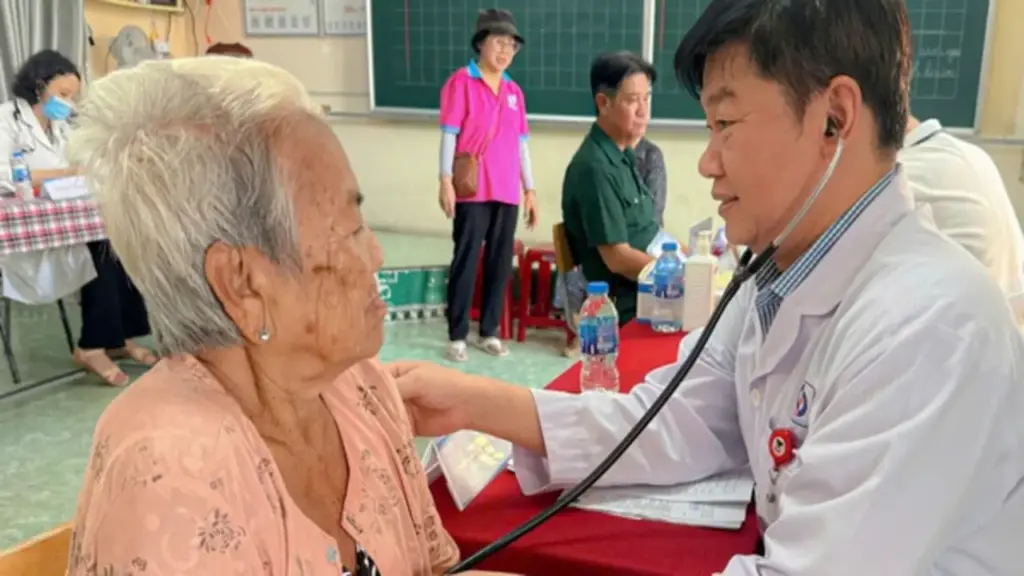 Lần đầu tiên huy động 101 bệnh viện đồng loạt khám sức khỏe cho người dân TP.HCM