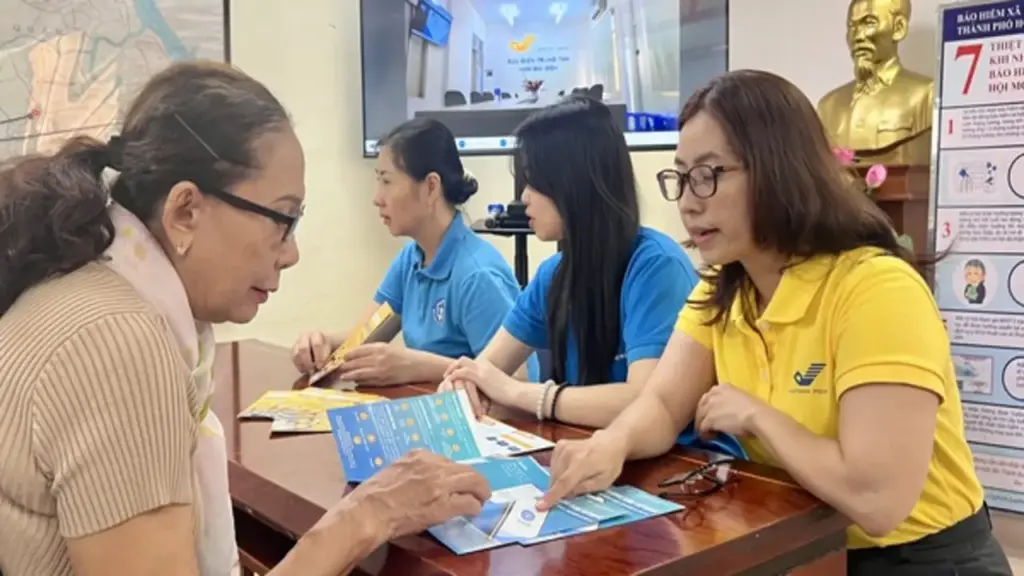 Lịch trả lương hưu, trợ cấp BHXH tháng 5 ở TP.HCM dời ngày vì trùng lễ 30.4