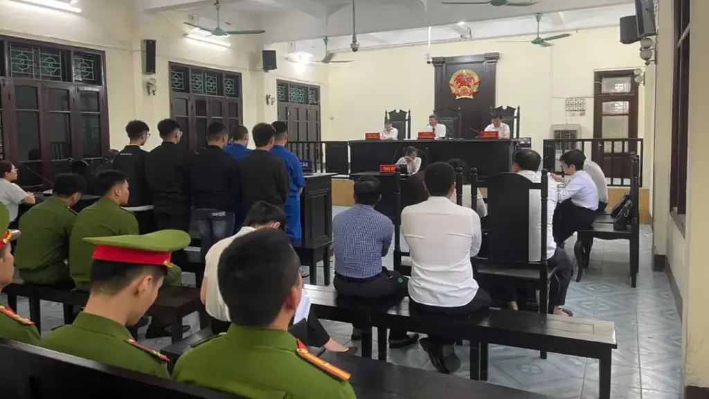 Nhóm trẻ vị thành niên 'ngông cuồng' bị xét xử