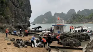 Nuôi thủy sản trái phép trên vịnh Hạ Long