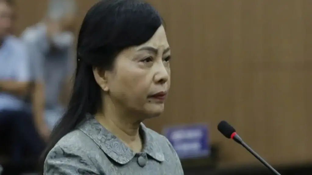 Bà Nguyễn Thị Kim Tiến bị đề nghị 5 - 6 năm tù, phải bồi thường hơn 108 tỉ