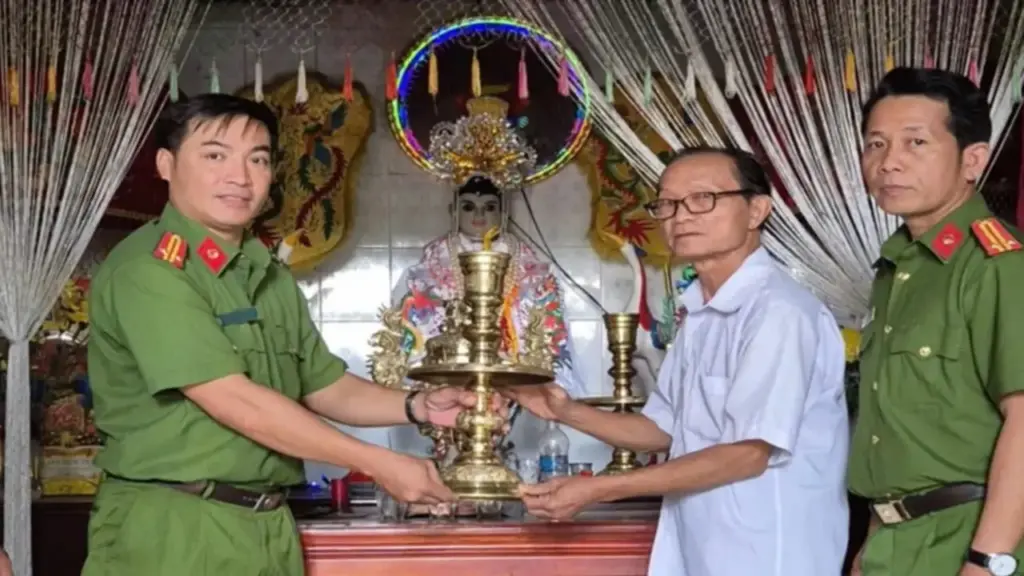 Đột nhập miếu Bà Chúa Xứ ở TPHCM, trộm nhiều đồ đồng và dây chuyền vàng