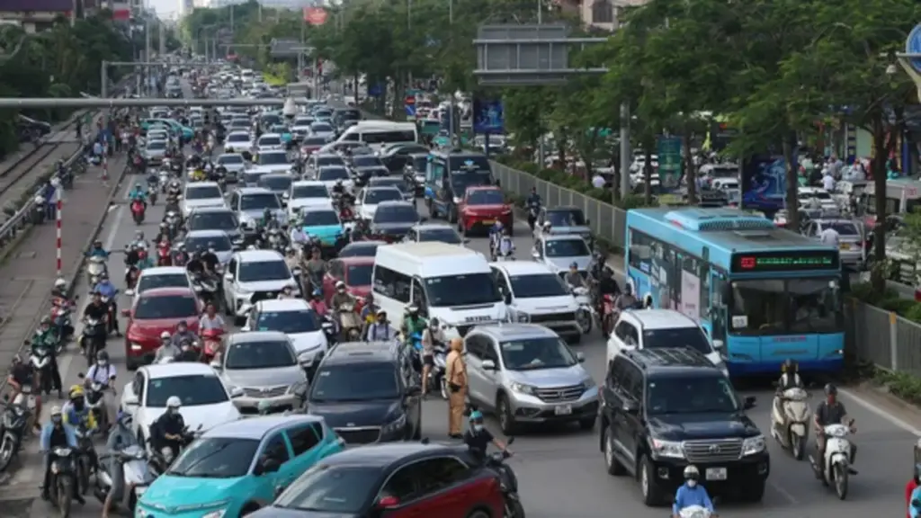 Hà Nội dự kiến hạn chế lưu thông xe cá nhân từ năm 2035