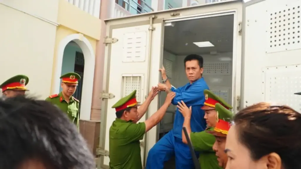 Thắt chặt an ninh tại phiên tòa xét xử vụ cướp ngân hàng ở Gia Lai