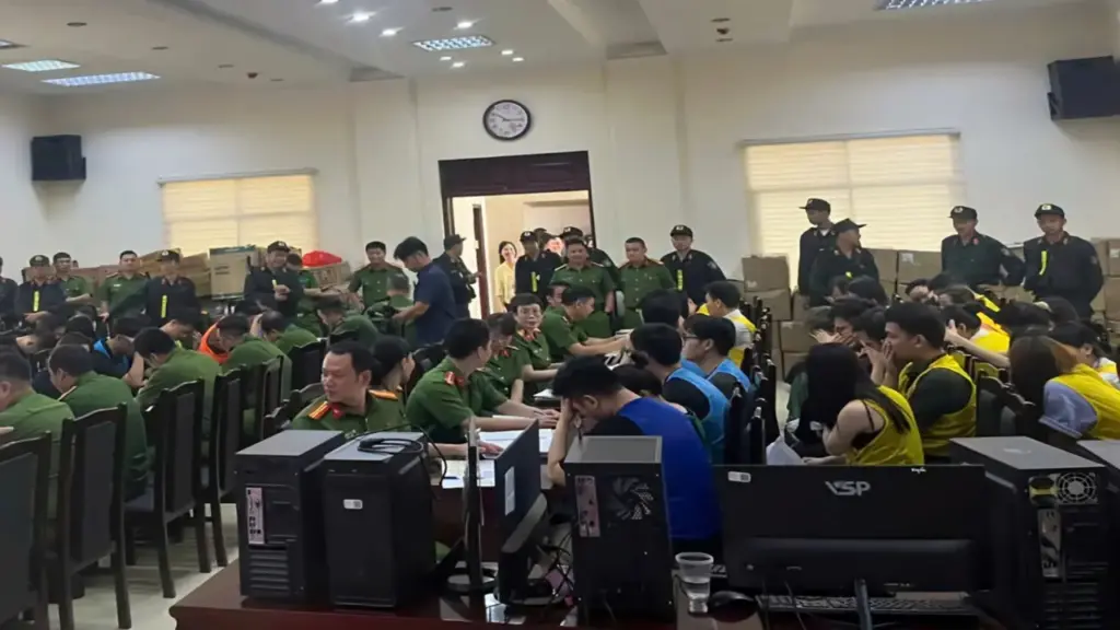 187 người bị khởi tố vụ "hợp đồng kỳ nghỉ"