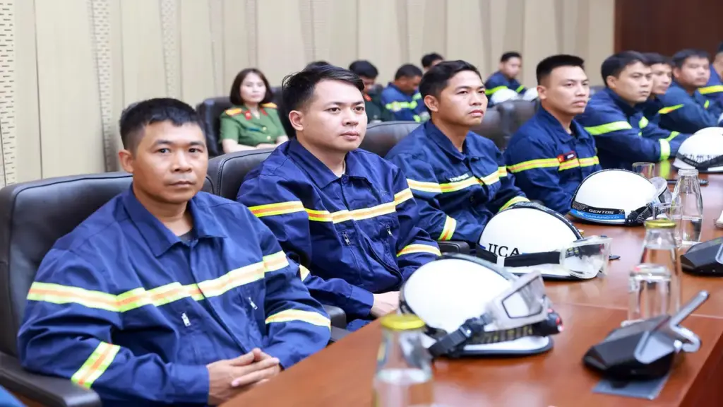 41 cảnh sát sang cứu hộ động đất tại Venezuela
