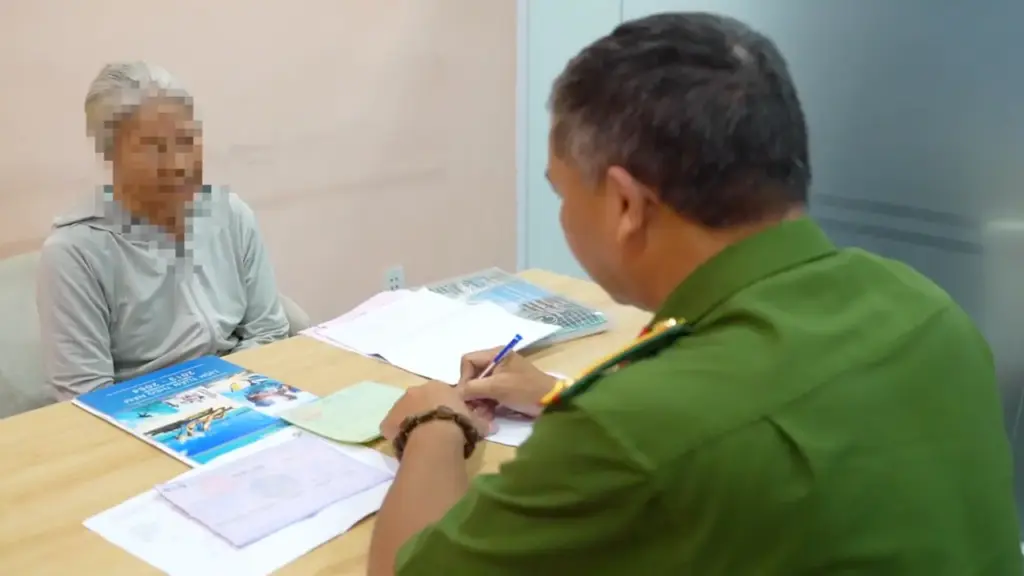Bà lão U90 năn nỉ 'đừng lừa cô nhé' nhưng vẫn liên tiếp bị lừa sở hữu kỳ nghỉ