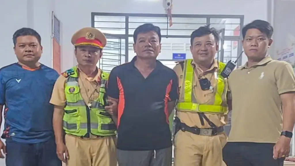 CSGT Đồng Tháp truy đuổi, bắt nghi phạm liên quan vụ giết người ở TP.HCM khi đang bỏ trốn