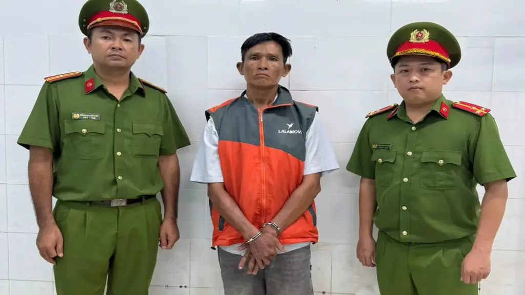 Cướp giật 130 tờ vé số ở TPHCM, dò kết quả không trúng và bị bắt