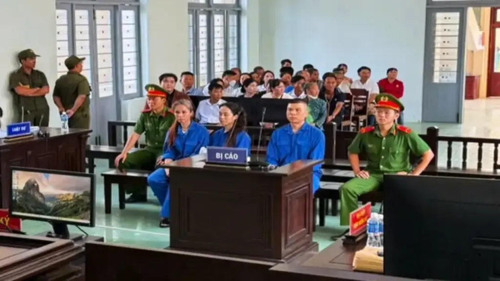 Giam lỏng người thân để trừ tà, 3 chị em ruột bị phạt tù