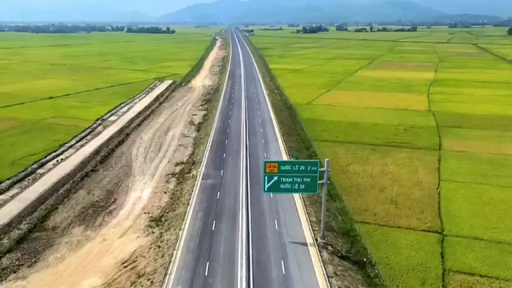 Hơn 2.800 km đường cao tốc chưa đạt 'chuẩn cao tốc'