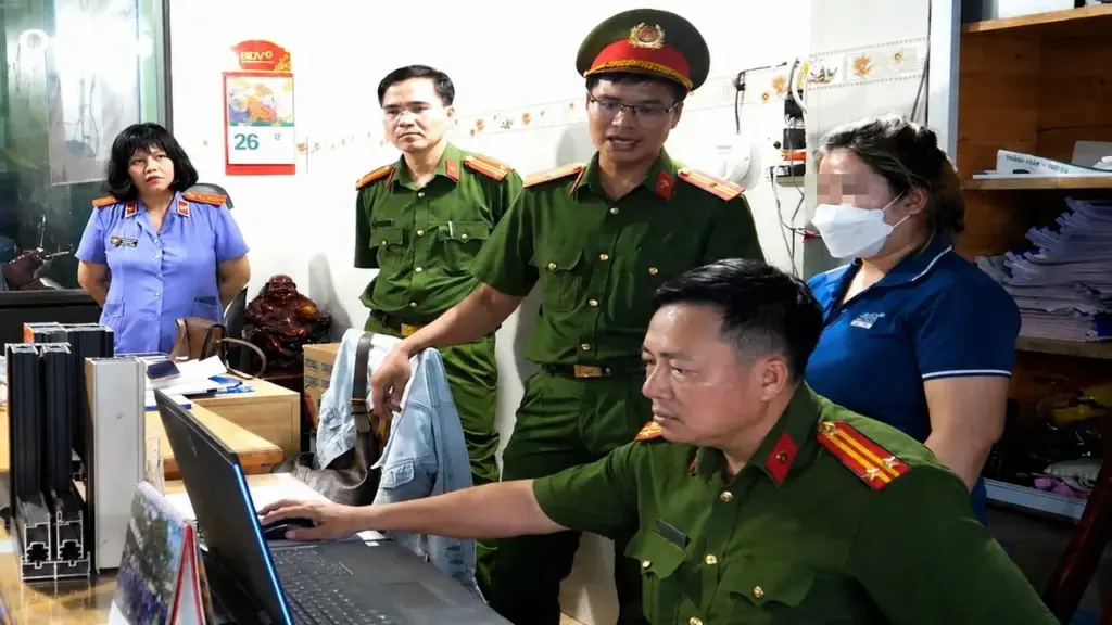 Khởi tố giám đốc và 3 cán bộ liên quan đến bồi thường dự án điện hạt nhân