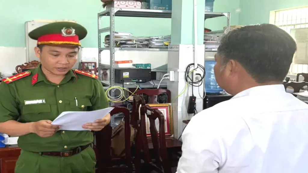 Nguyên hiệu trưởng cùng kế toán ở An Giang bị khởi tố vì tham ô hơn 663 triệu đồng