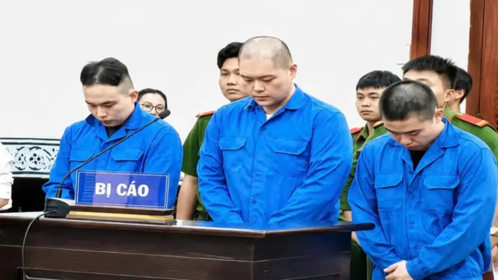 Nhóm du khách cất ma túy ở "vùng kín" qua cửa an ninh sân bay Tân Sơn Nhất