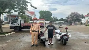 Thiếu niên 14 tuổi trộm xe máy của phụ huynh đưa con đi thi