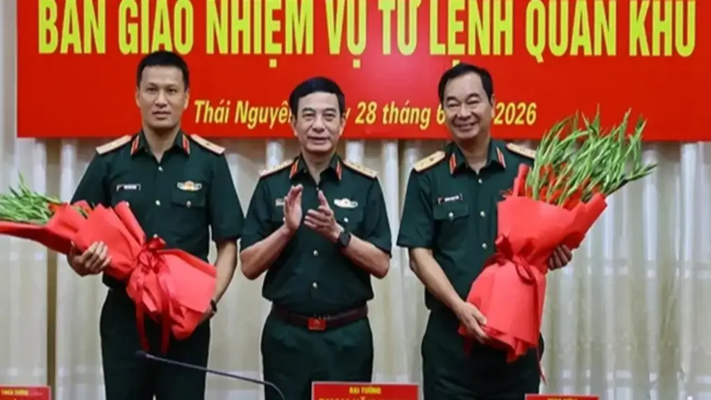 Thiếu tướng Trần Xuân Mạnh tiếp nhận nhiệm vụ Tư lệnh Quân khu 1