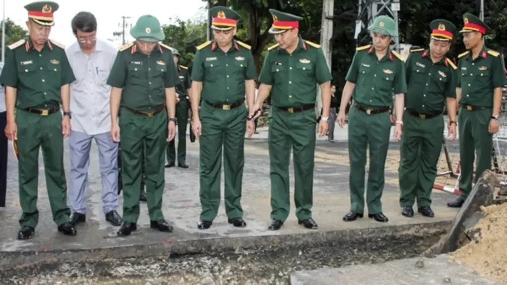 Thượng tướng Lê Quang Minh kiểm tra công tác tìm kiếm hài cốt liệt sĩ