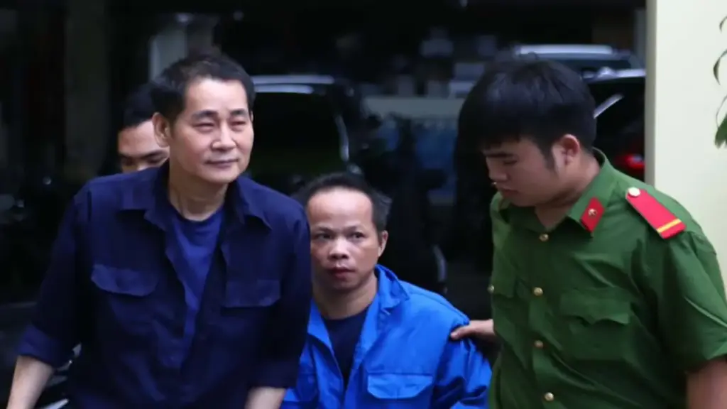 Vụ đạo diễn Lê Minh tạt sơn nhà con nợ: 'Tức tối dồn nén trong mấy năm chứ không nhằm đòi nợ'