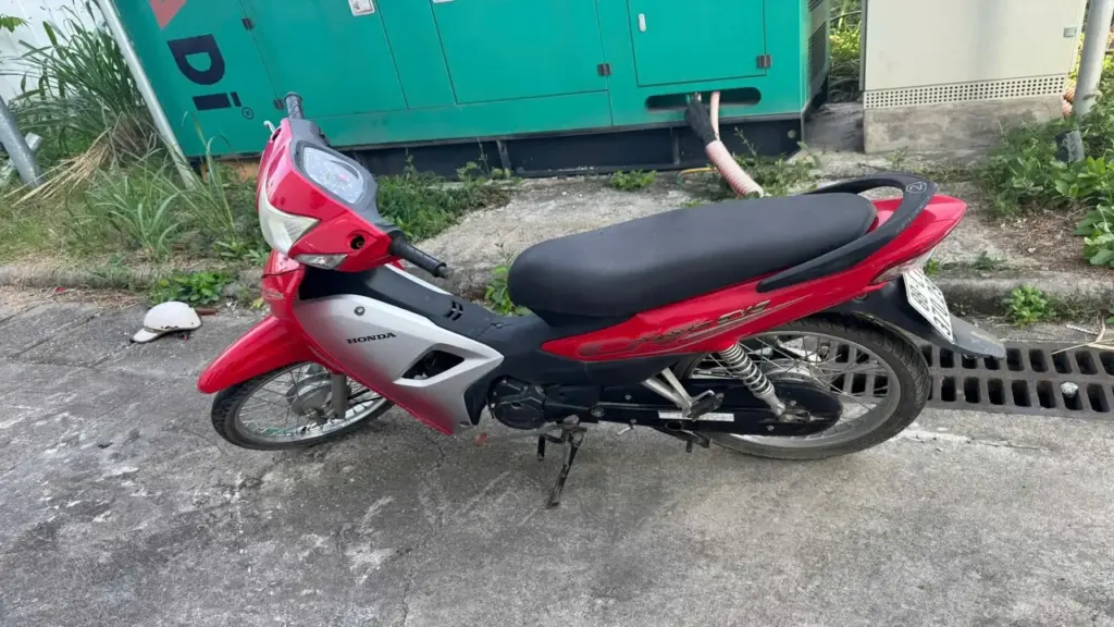 Vừa ra tù thanh niên ngựa quen đường cũ, lấy trộm 12 xe máy