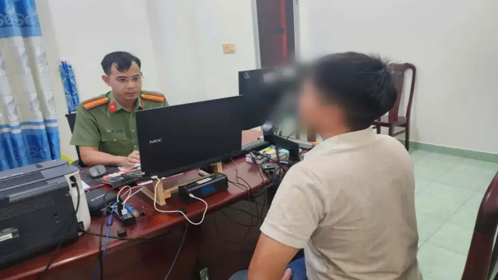 Xử phạt một người ở TPHCM bịa chuyện "chồng bỏ vợ con theo tiểu tam"