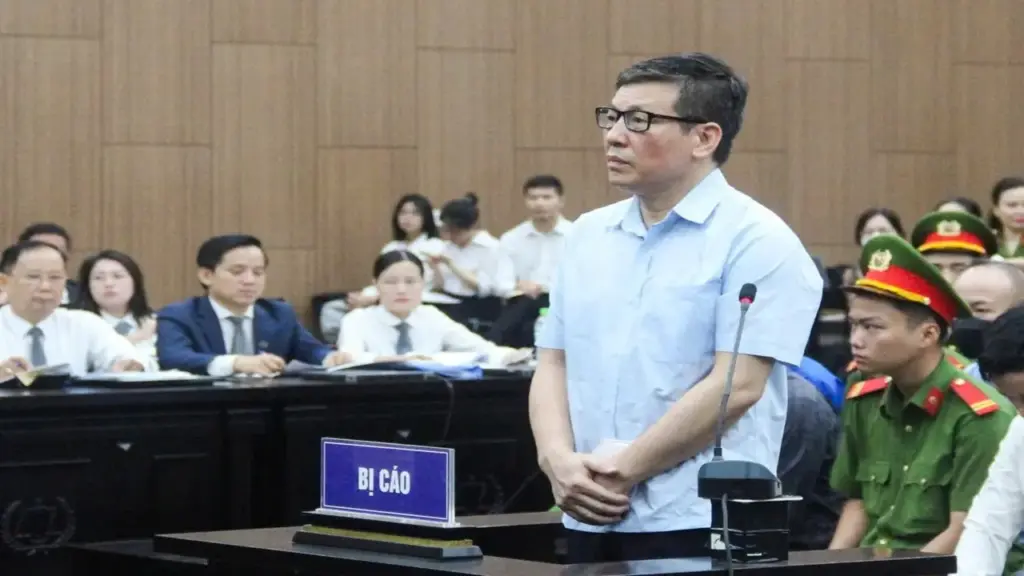 Cựu Chủ tịch tỉnh Lê Duy Thành được nhận lại 21 tỷ đồng và 330.000 USD