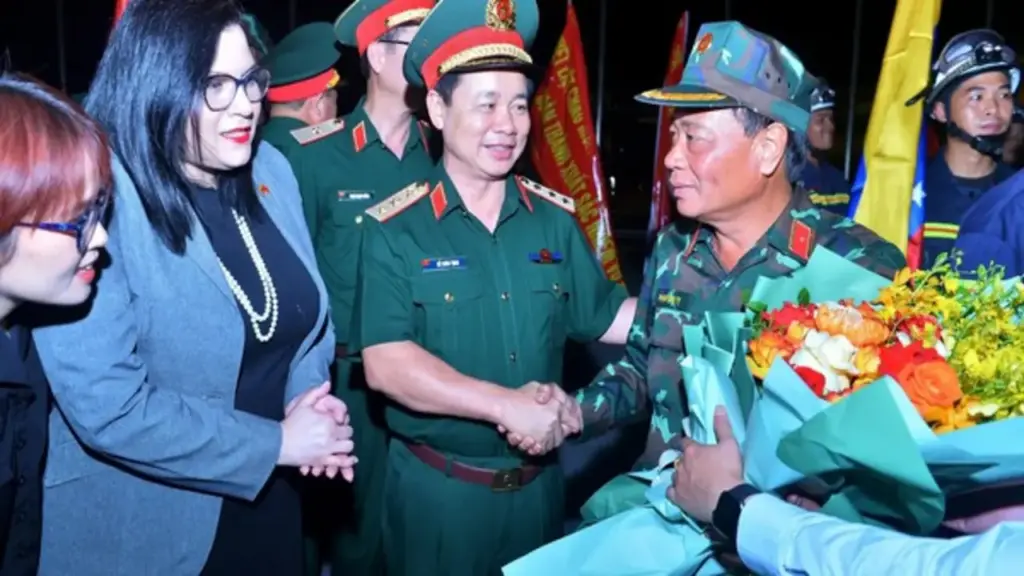 Đoàn cứu nạn Việt Nam trở về từ Venezuela, nhận lời cảm ơn đặc biệt tại Nội Bài