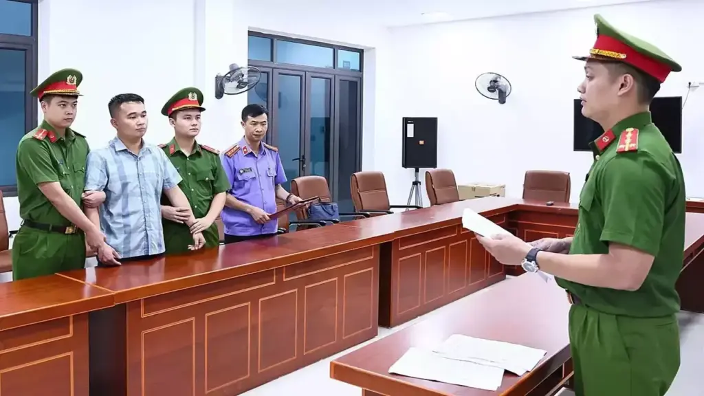 Giáo viên trường chuyên Tuyên Quang bị tạm giữ trong vụ điểm Toán bất thường