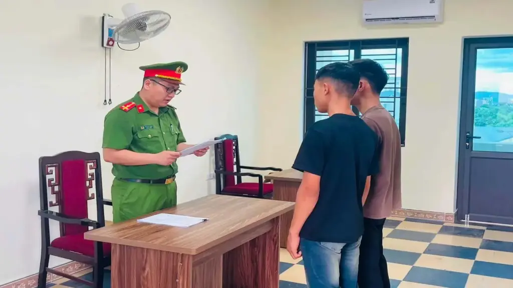 Hai nam sinh bị khởi tố sau vụ tai nạn chết người