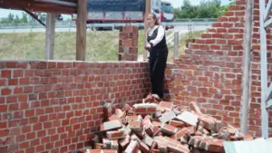 Hàng trăm căn nhà nứt toác do thi công cao tốc Hoài Nhơn - Quy Nhơn