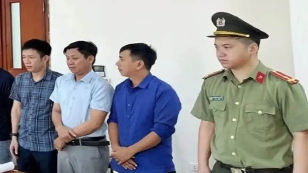 Loạt giám đốc, phó giám đốc cùng nhân viên nhiều doanh nghiệp bị khởi tố