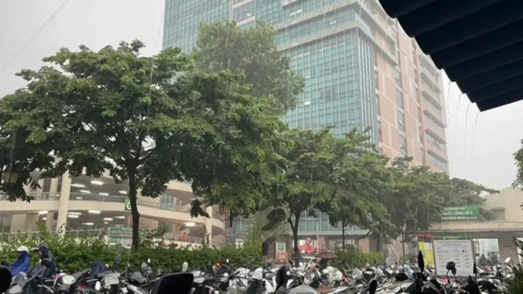 Mưa lớn 'chồng' mưa lớn, báo động nguy cơ lũ quét ở mức cao nhất