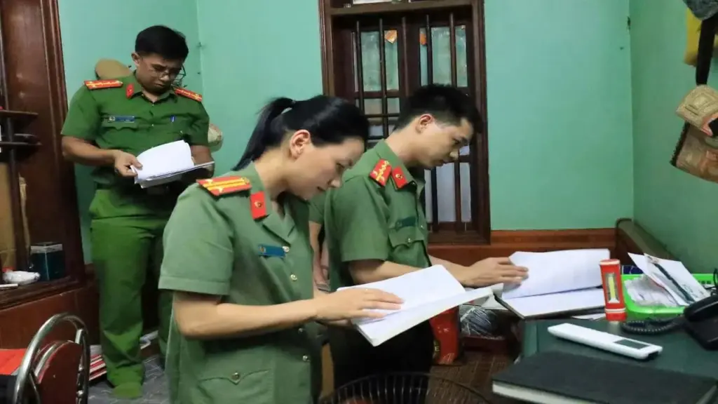 Phó chủ tịch xã cùng "bộ sậu" tham ô gần 7 tỷ đồng tiền công đức đền Bắc Lệ