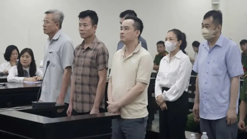 Tham ô khi sản xuất thiết bị ngành công an, cựu chủ tịch lãnh 29 năm tù