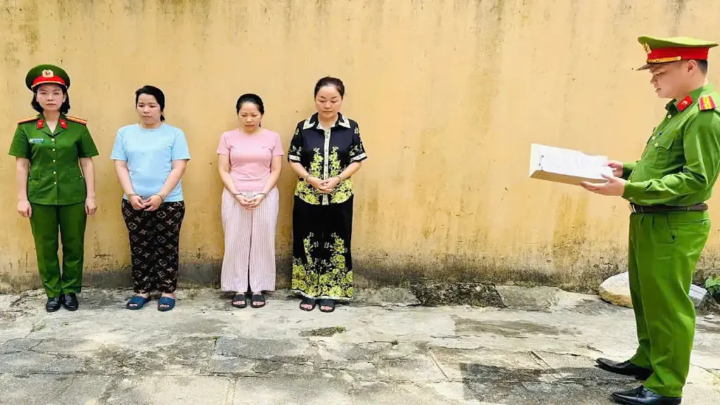 Thêm ba chủ tiệm vàng lớn ở TP HCM liên quan nhóm buôn lậu 30.000 viên kim cương