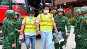Trục xuất 76 người Trung Quốc ở TP.HCM vi phạm pháp luật