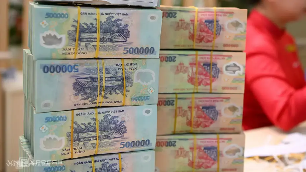 Truy tố vắng mặt cựu giám đốc chi nhánh ngân hàng trong vụ lừa đảo 15 năm trước