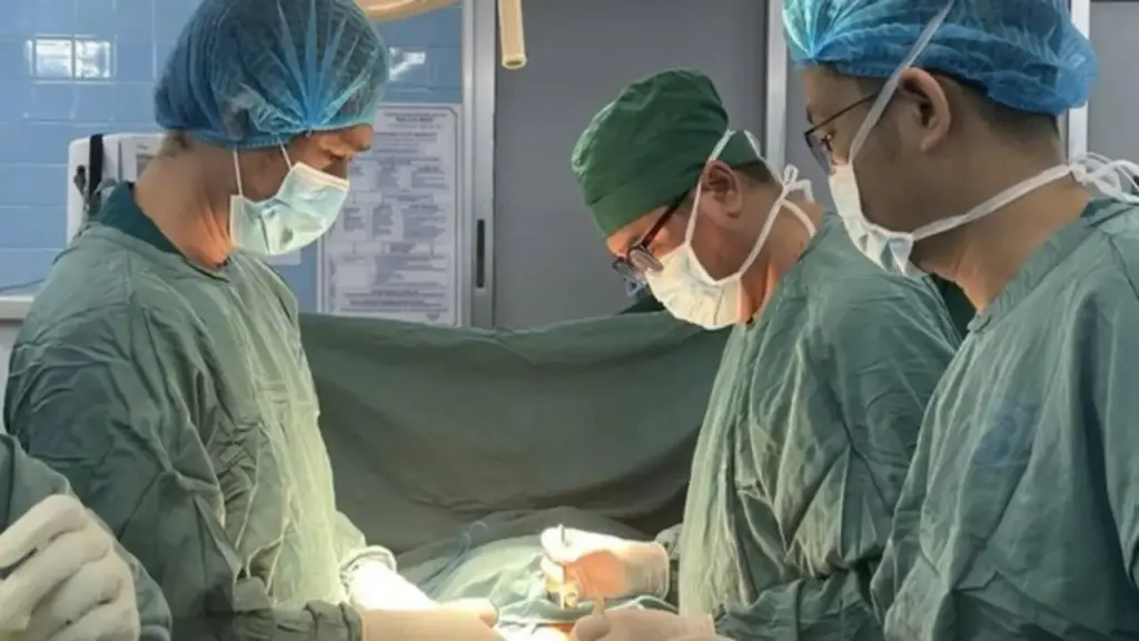 Ung thư biết sớm trị lành, giáo sư chỉ ra những dấu hiệu cần đi khám ngay